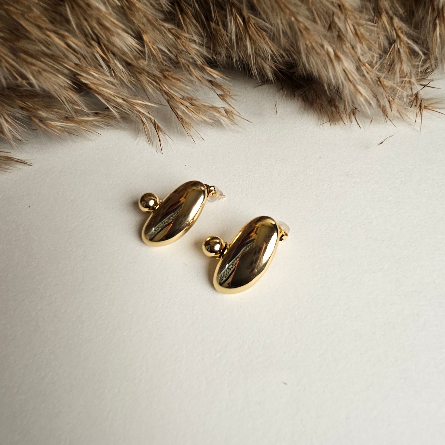 Fall in Love Earrings - Gold Tone