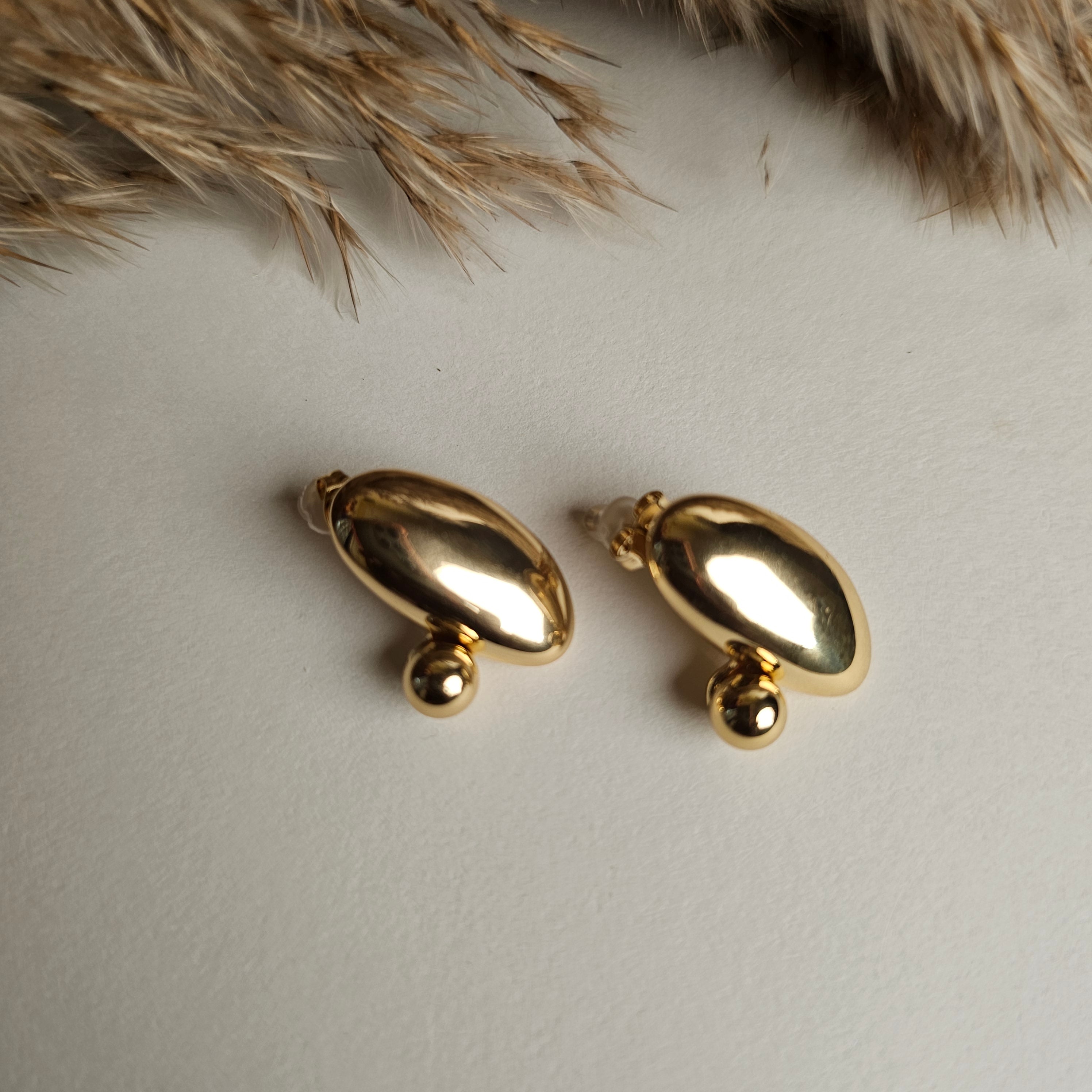 Fall in Love Earrings - Gold Tone